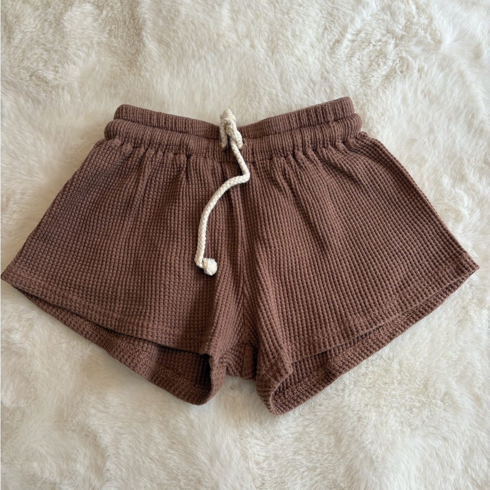 Casual Brown Ribbed Knit Shorts with Elastic Waistband